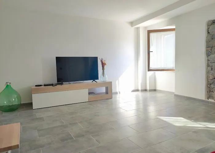 Vara House 1890, Near Cinque Terre *